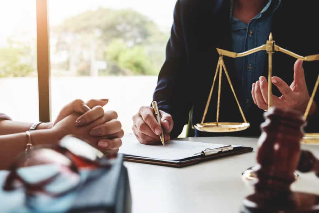 Court Applications vs. Mediation: A Less Stressful Path with EH Mediation Chesterfield